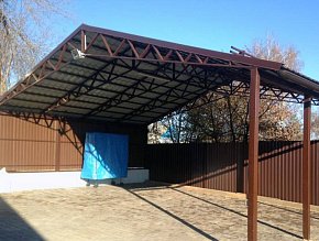 Навес для автомобиля изопрофиля двускатный