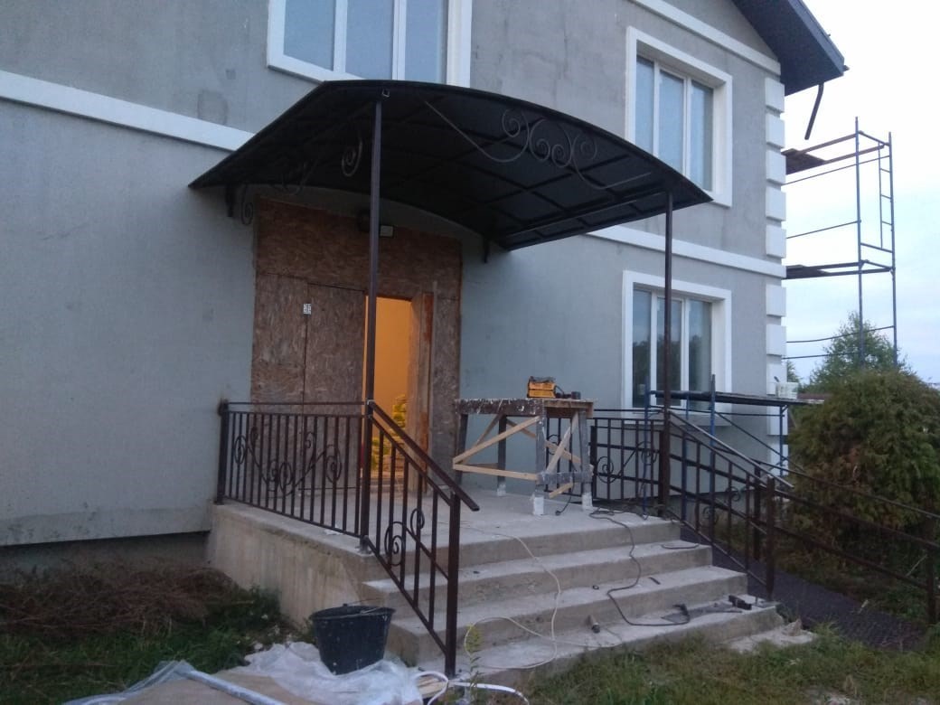 Крыльцо дома навес поликарбоната