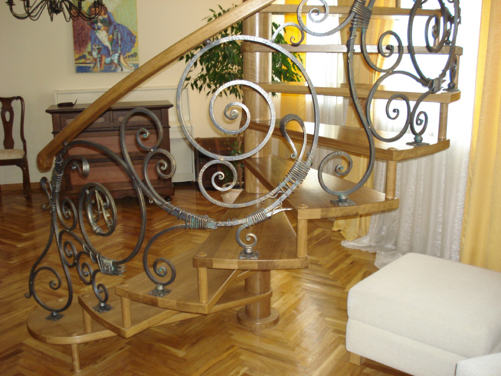 Kovanye-vintovye-perila-povorotnye-13.jpg Kovanye-vintovye-perila-povorotnye-13.jpg