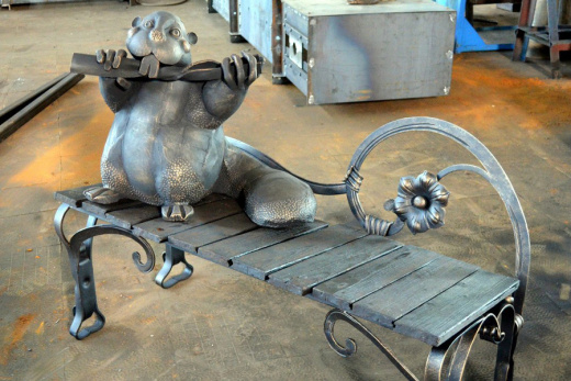 Кованая  металлическая фигура бобер